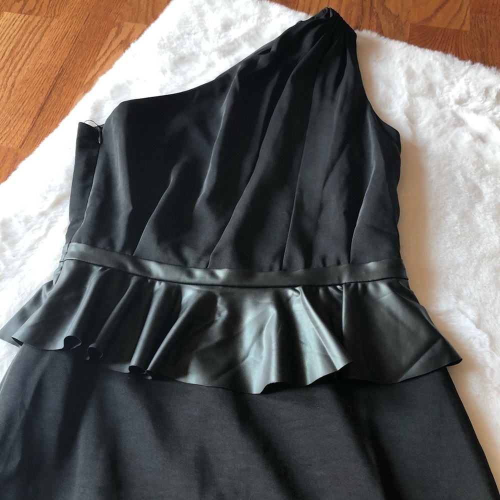 Women's one shoulder black ruffle mini dress size M - Picture 6 of 11